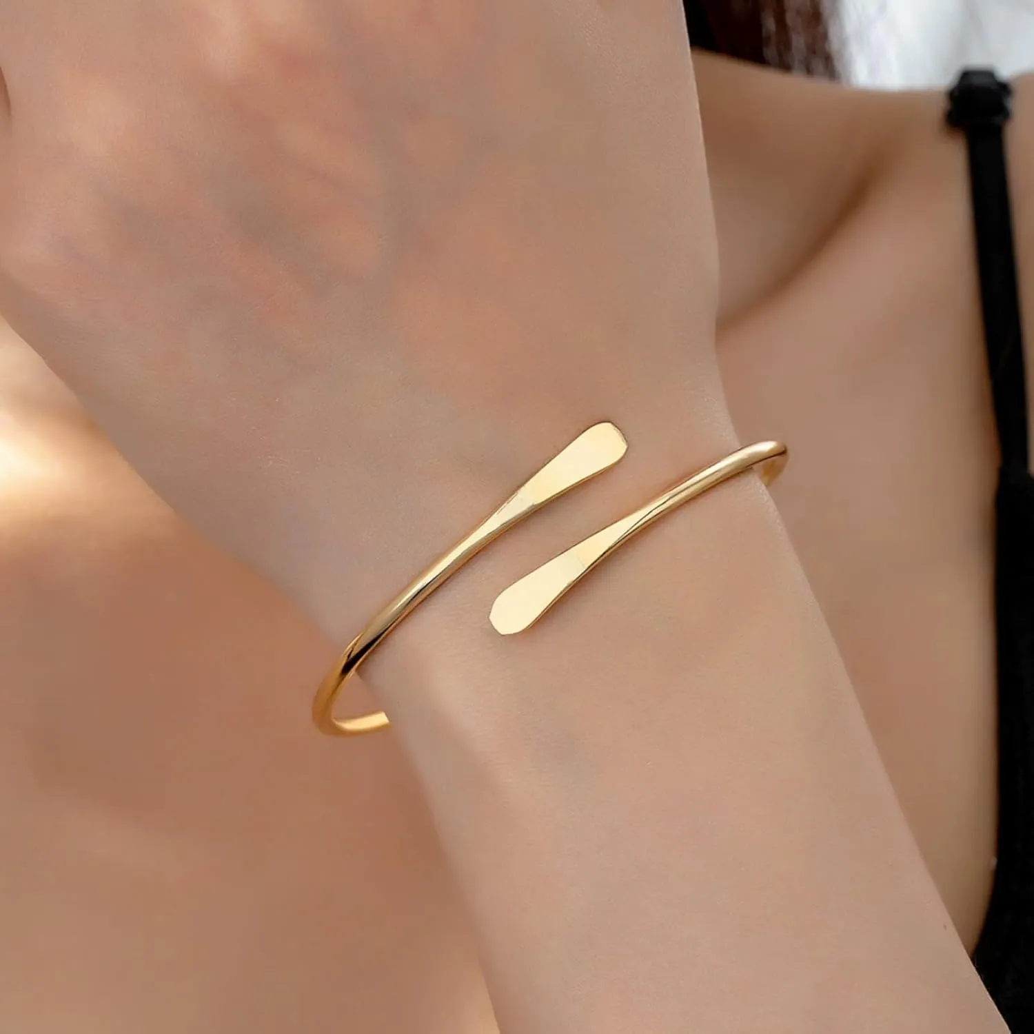 4PCS Arm Cuff for Women Upper Arm Cuff Jewelry Gold Bangles Bracelet Summer Beach Essentials