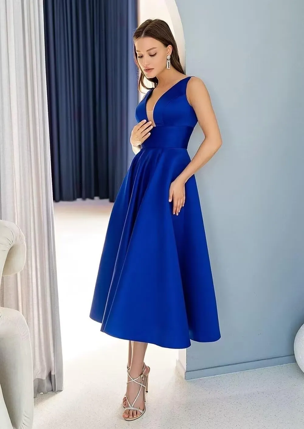 CSYPJYT Women's A-line Tea Length Bridesmaid Dresses V-Neck Satin A-line Short Formal Evening Gowns with Pockets