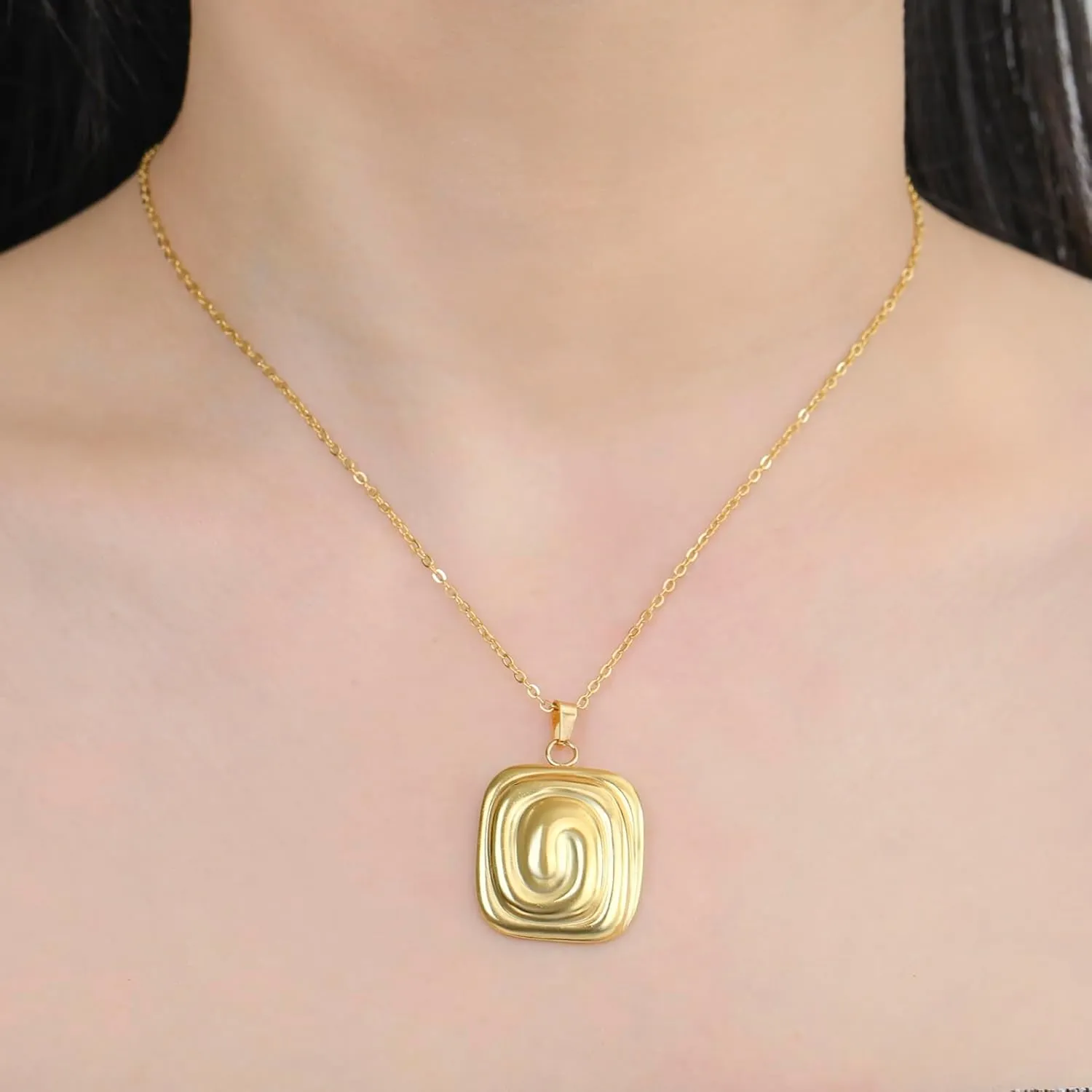 Deign Stainless Steel Square Geometric Spiral Textured Necklace Popular Jewelry For Women