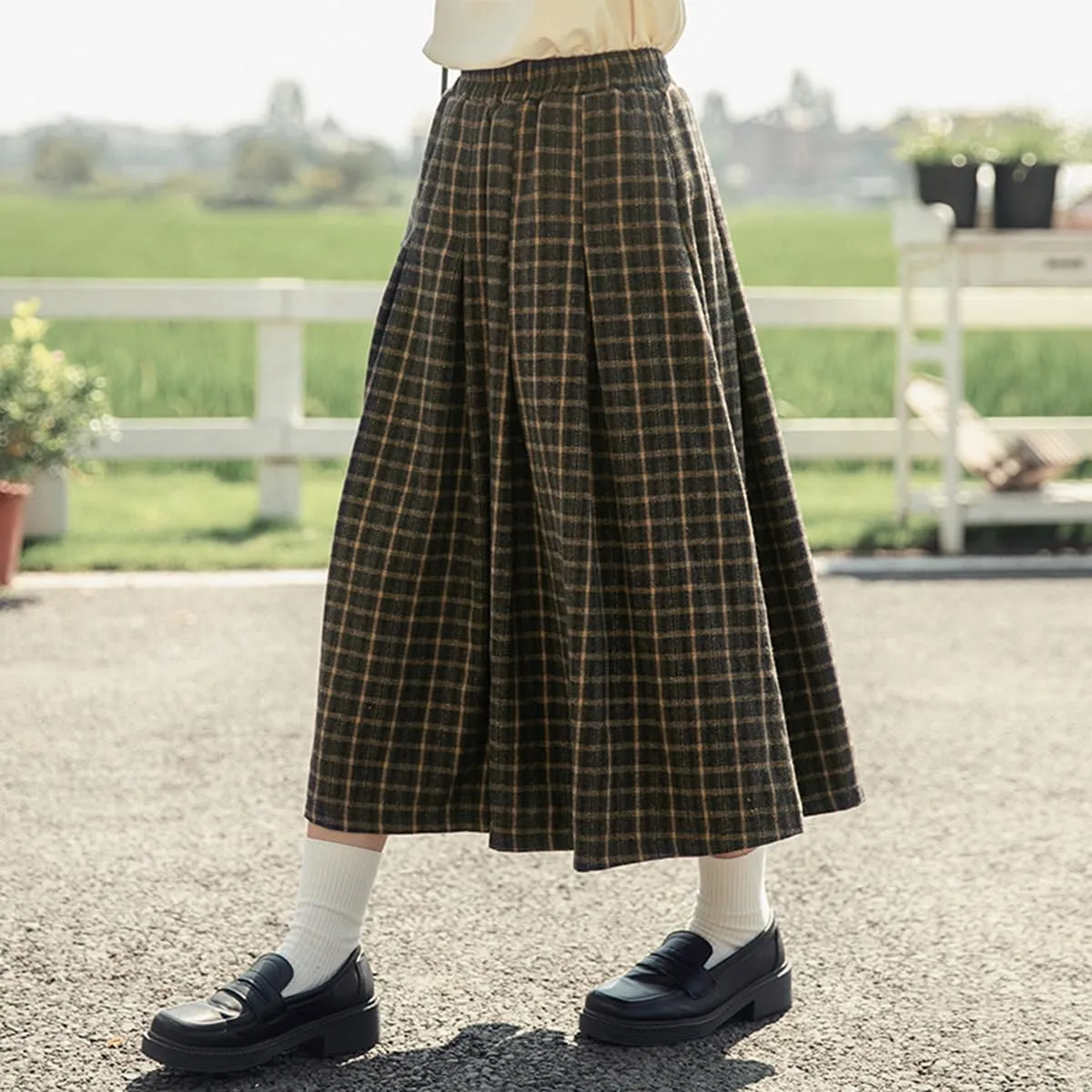 Womens Fall Long Plaid Skirt with Pockets Casual Vintage High Waisted Pleated A Line Flare Wool Tartan Winter Skirts