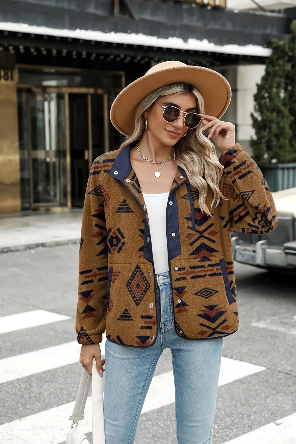 Zeagoo Women's Cozy Fleece Jacket Western Aztec Print Button Down Coat with Pockets Casual Warm Outwear 2024